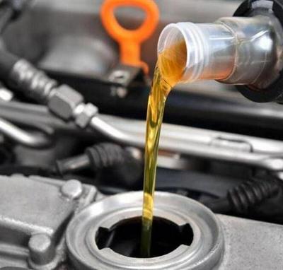 更換機(jī)油品牌清洗發(fā)動機(jī)嗎?90%的車主都做